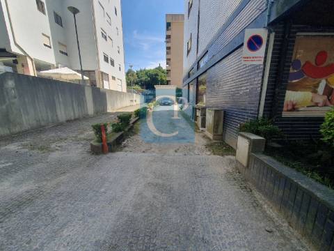 Armazém/arrumo no centro de Vila Nova de Famalicão