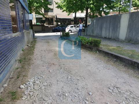 Armazém/arrumo no centro de Vila Nova de Famalicão