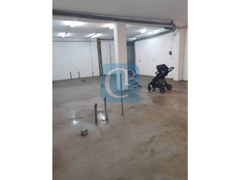 Armazém/arrumo no centro de Vila Nova de Famalicão