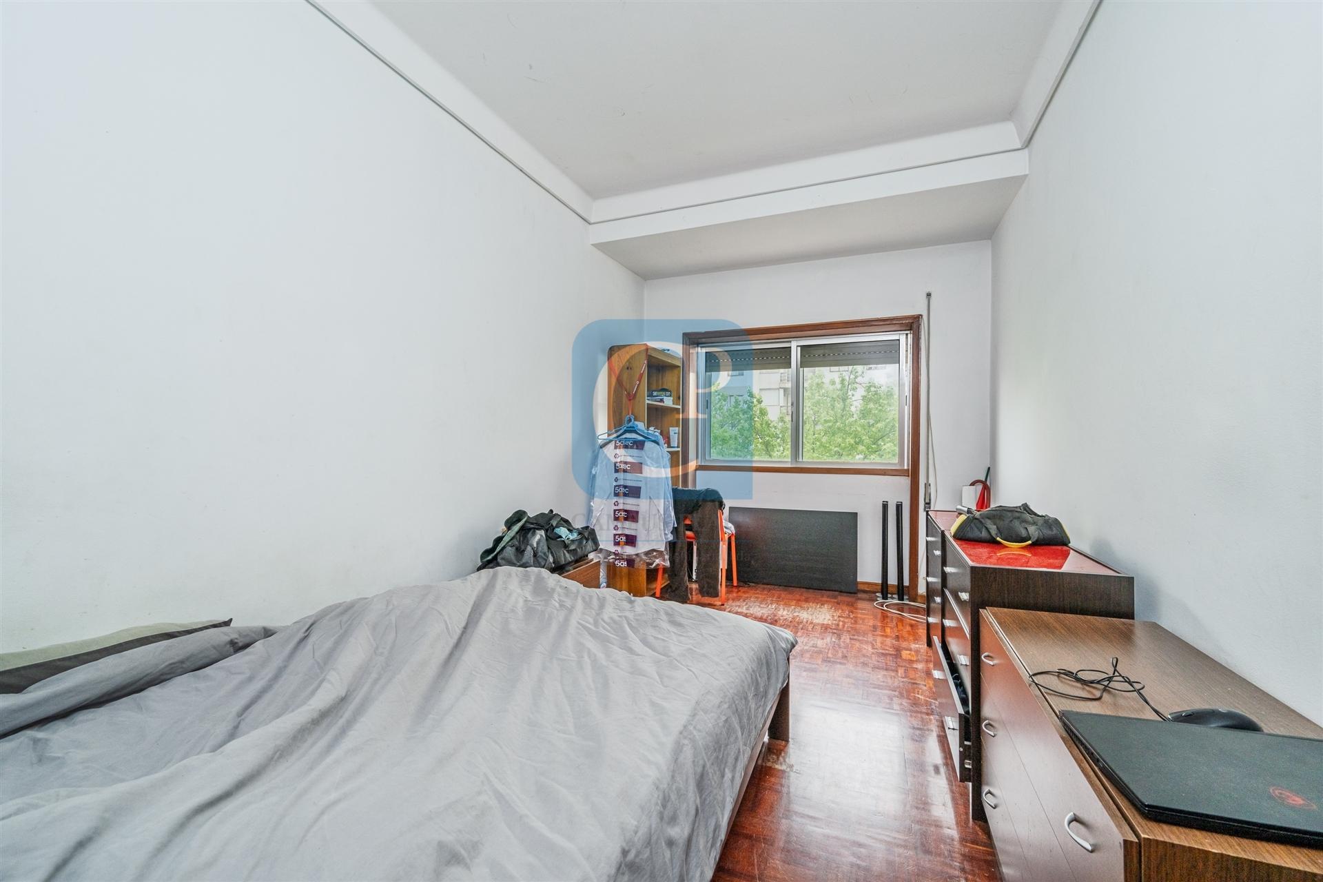 Apartamento T4 na Rua Costa Cabral em Paranhos, Porto