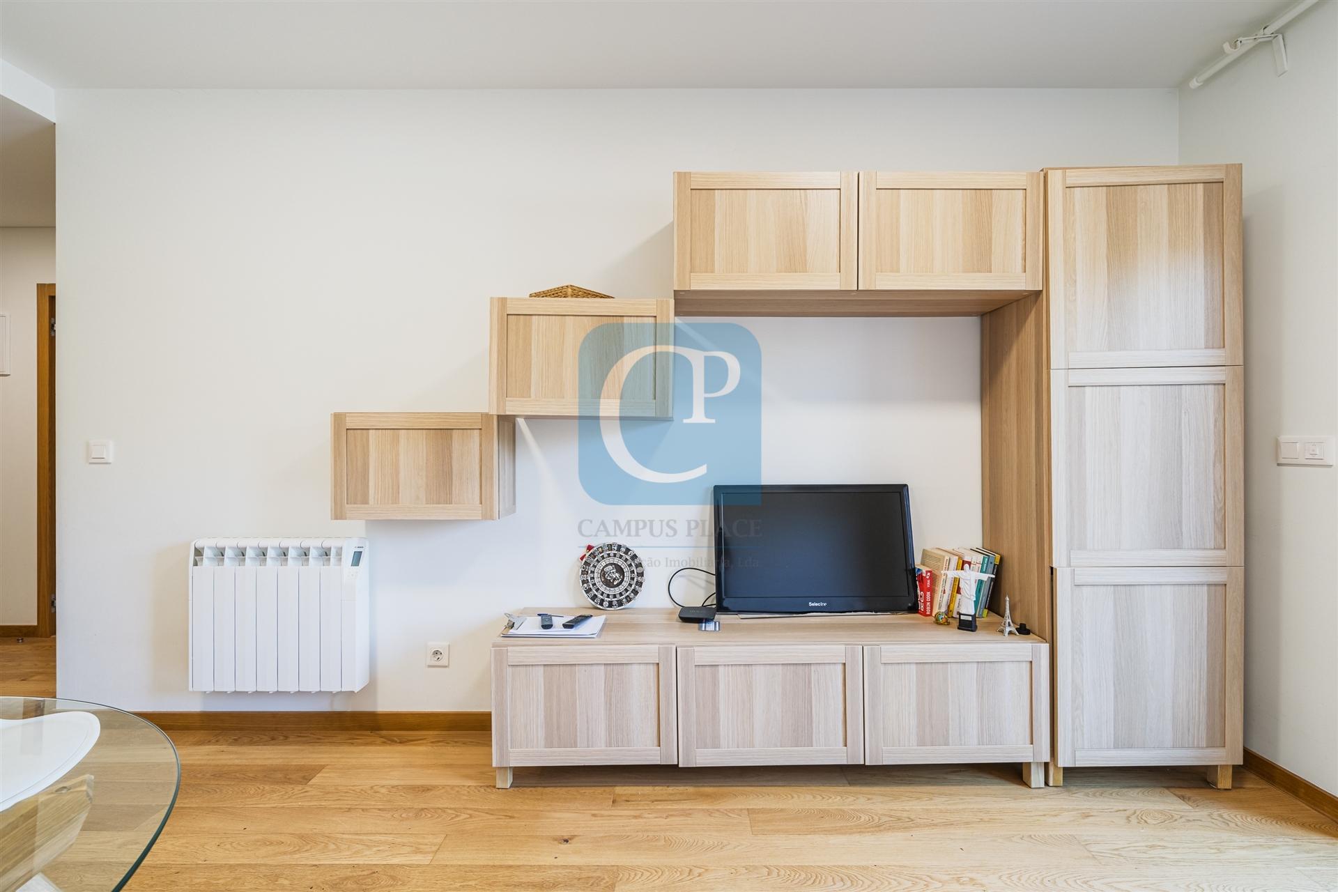Apartamento T1Kit como novo, em condomínio com piscina e ginásio ao pólo universitário S.João