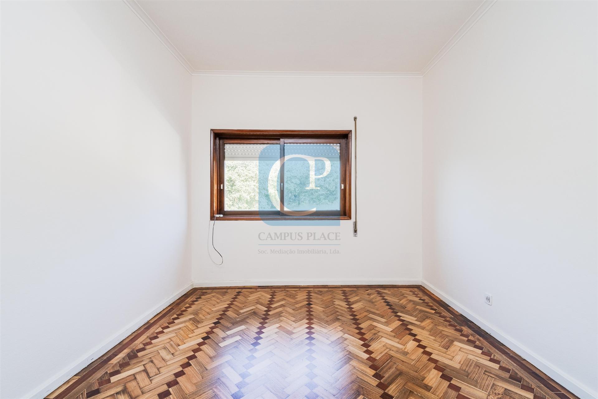 Apartamento T2 com dois terraços, Campanhã, Porto