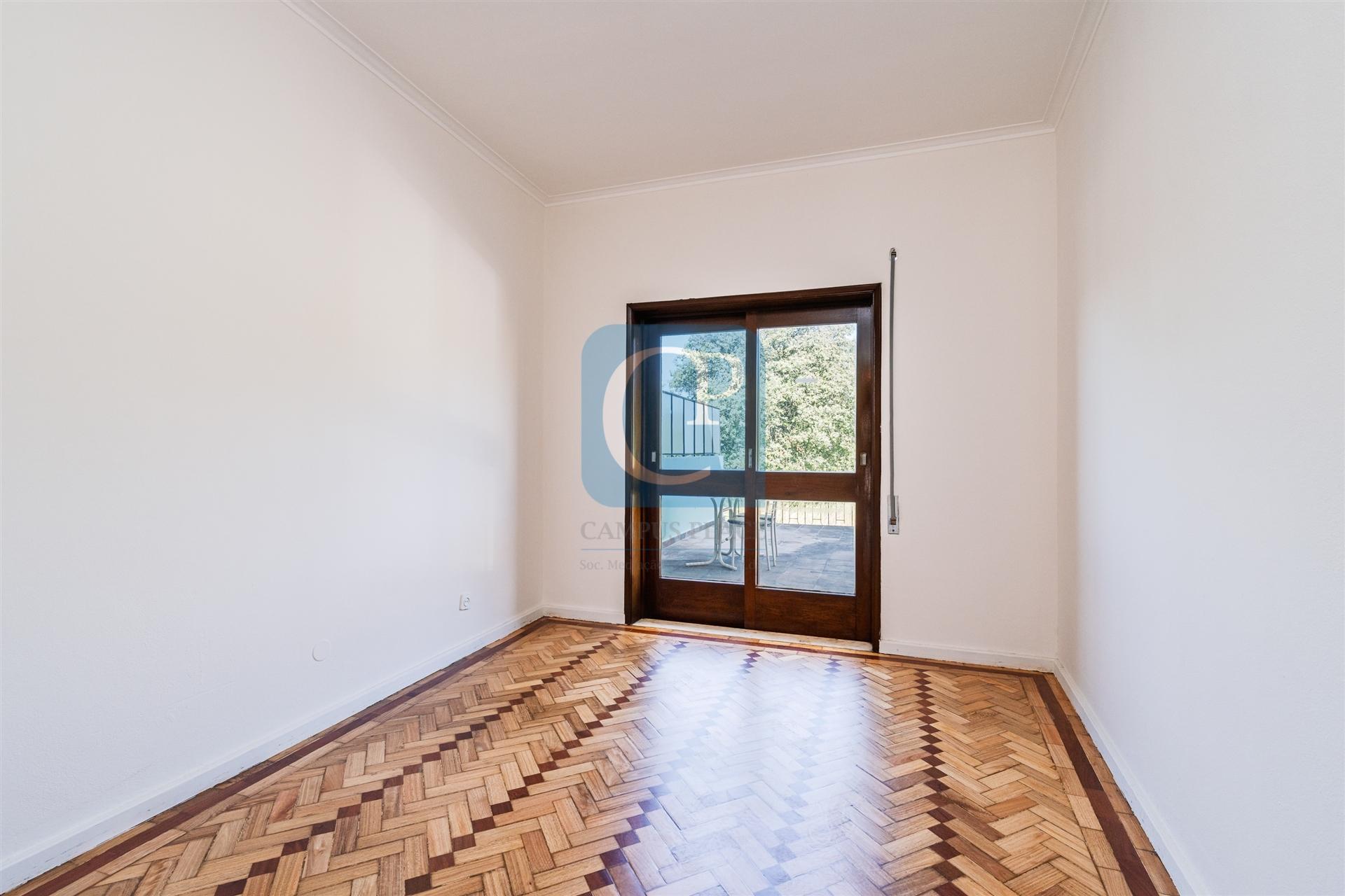 Apartamento T2 com dois terraços, Campanhã, Porto