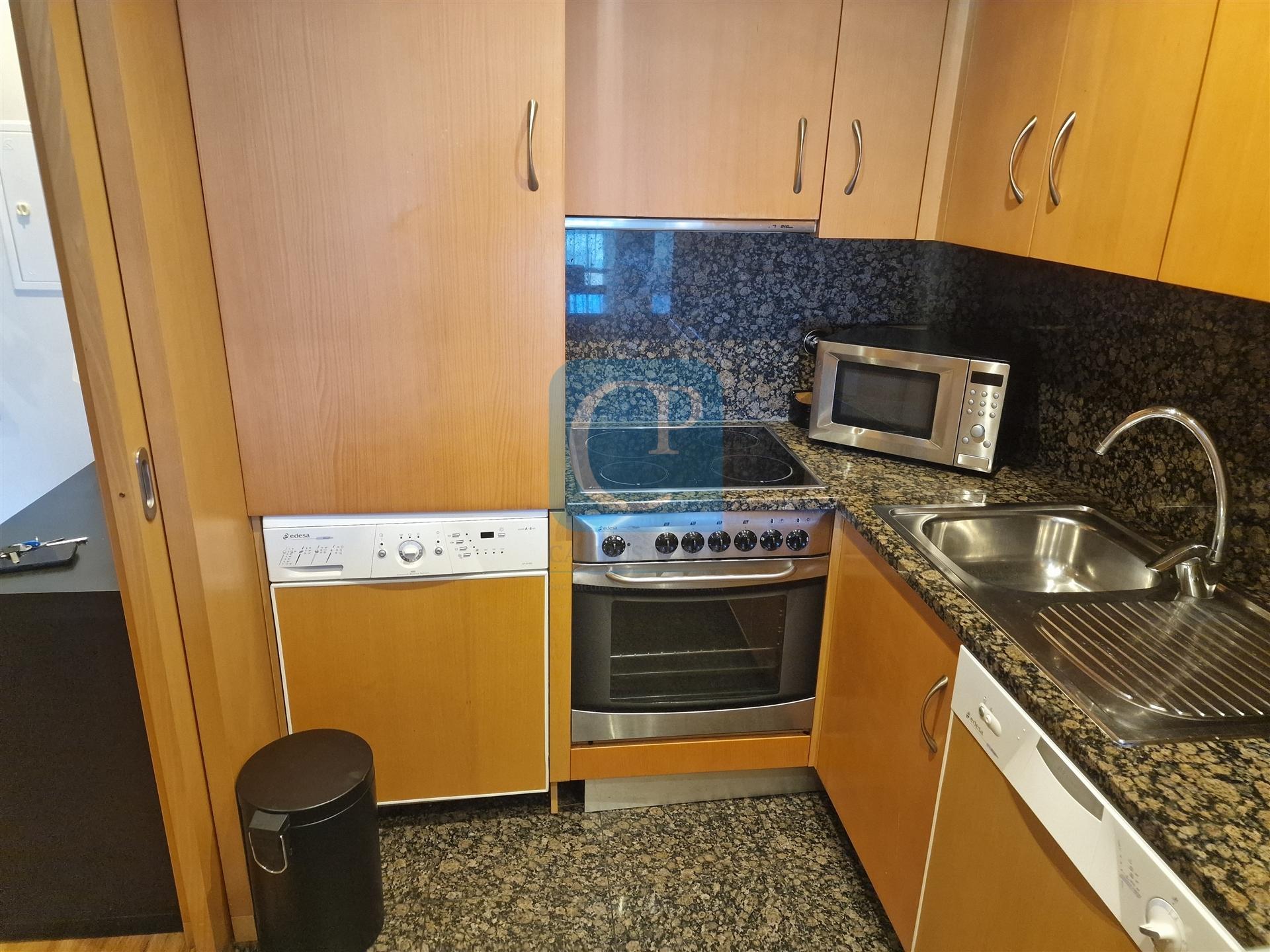 Apartamento T1 mobilado e equipado ao Hotel Áxis, São Mamede Infesta