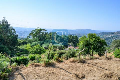 Moradia V5 remodelada em Soalhães, Marco de Canaveses