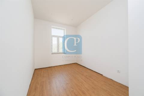 Moradia V5 remodelada em Soalhães, Marco de Canaveses