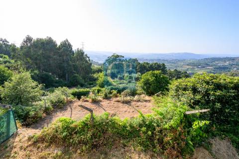 Moradia V5 remodelada em Soalhães, Marco de Canaveses