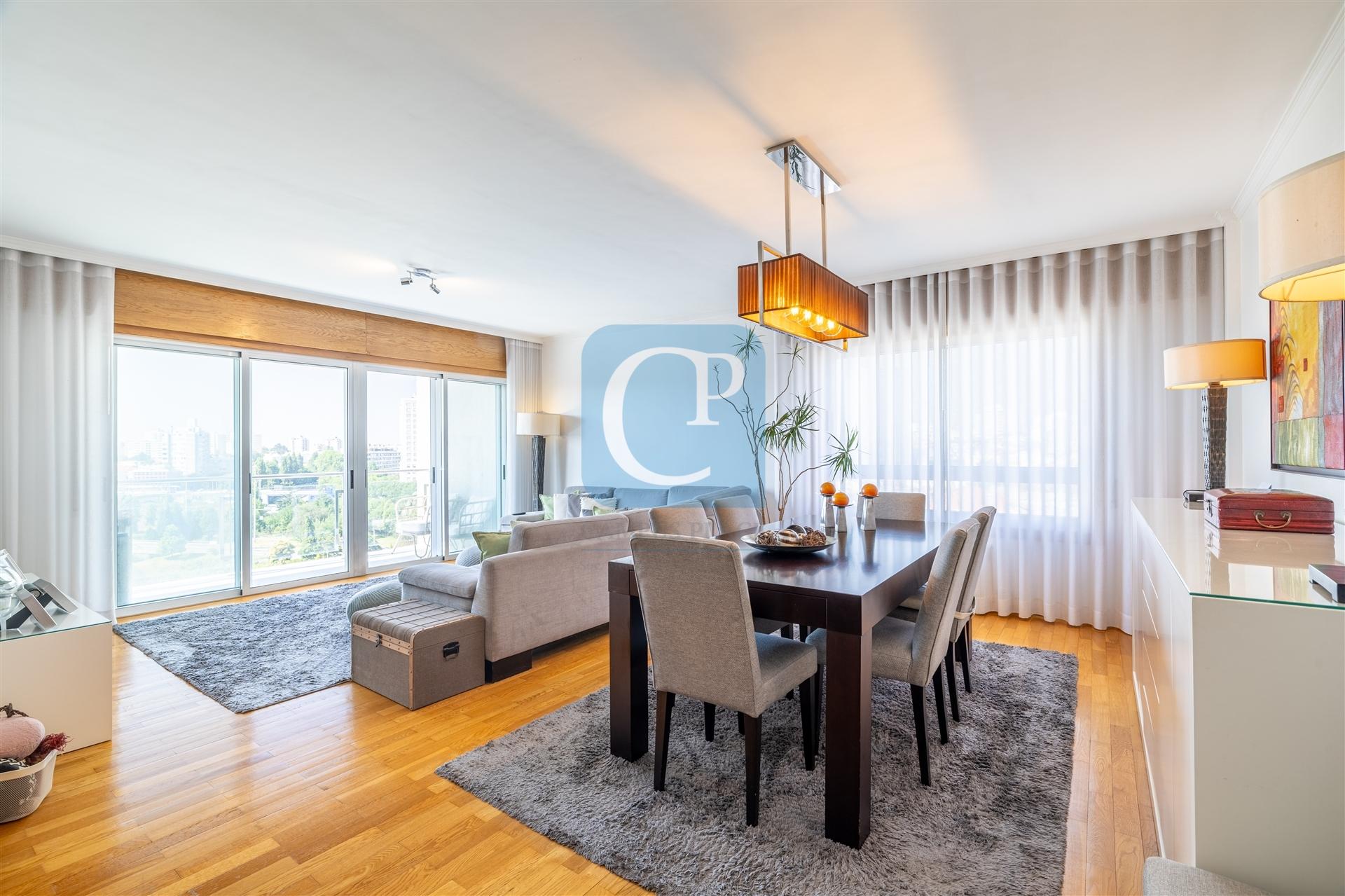 Apartamento T3 no Empreendimento Orfeão do Porto na Boavista