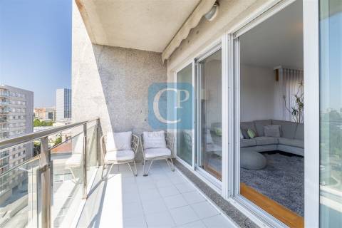 Apartamento T3 no Empreendimento Orfeão do Porto na Boavista