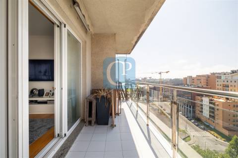 Apartamento T3 no Empreendimento Orfeão do Porto na Boavista