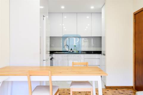 Apartamento T1 renovado, mobilado e equipado em Paranhos, Porto