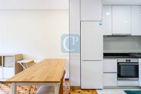 Apartamento T1 renovado, mobilado e equipado em Paranhos, Porto