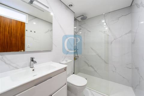 Apartamento T1 renovado, mobilado e equipado em Paranhos, Porto