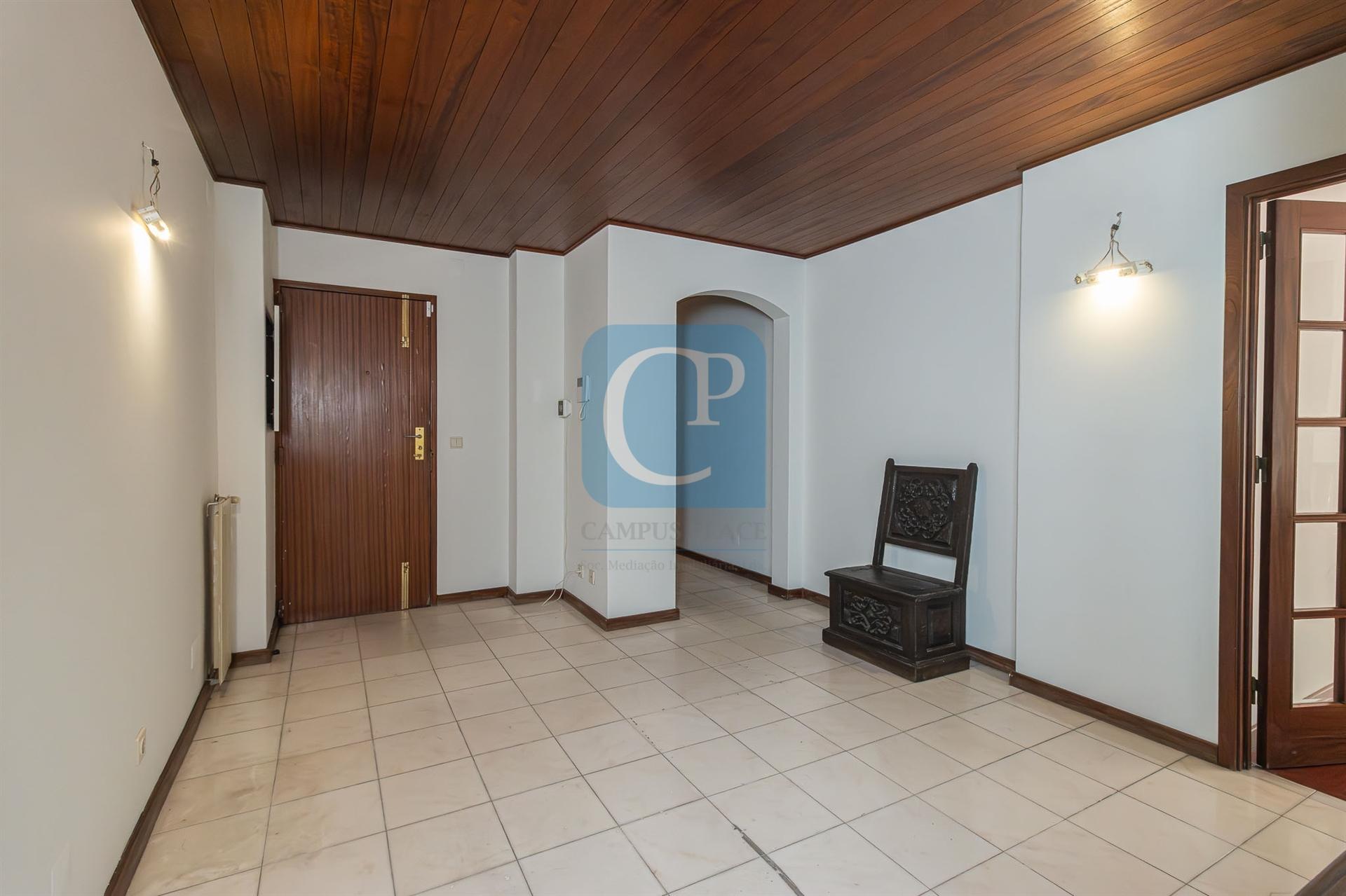 Apartamento T5 São João Brito, Ramalde, Porto
