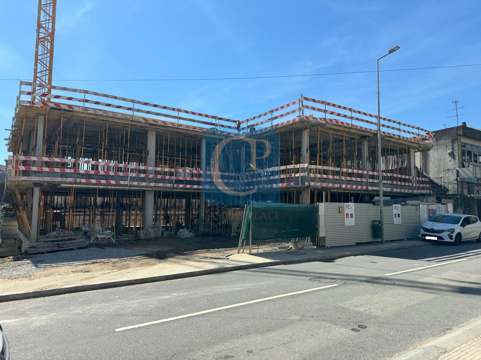 Apartamento T0Kit em construção, no empreendimento São Mamede Lofts