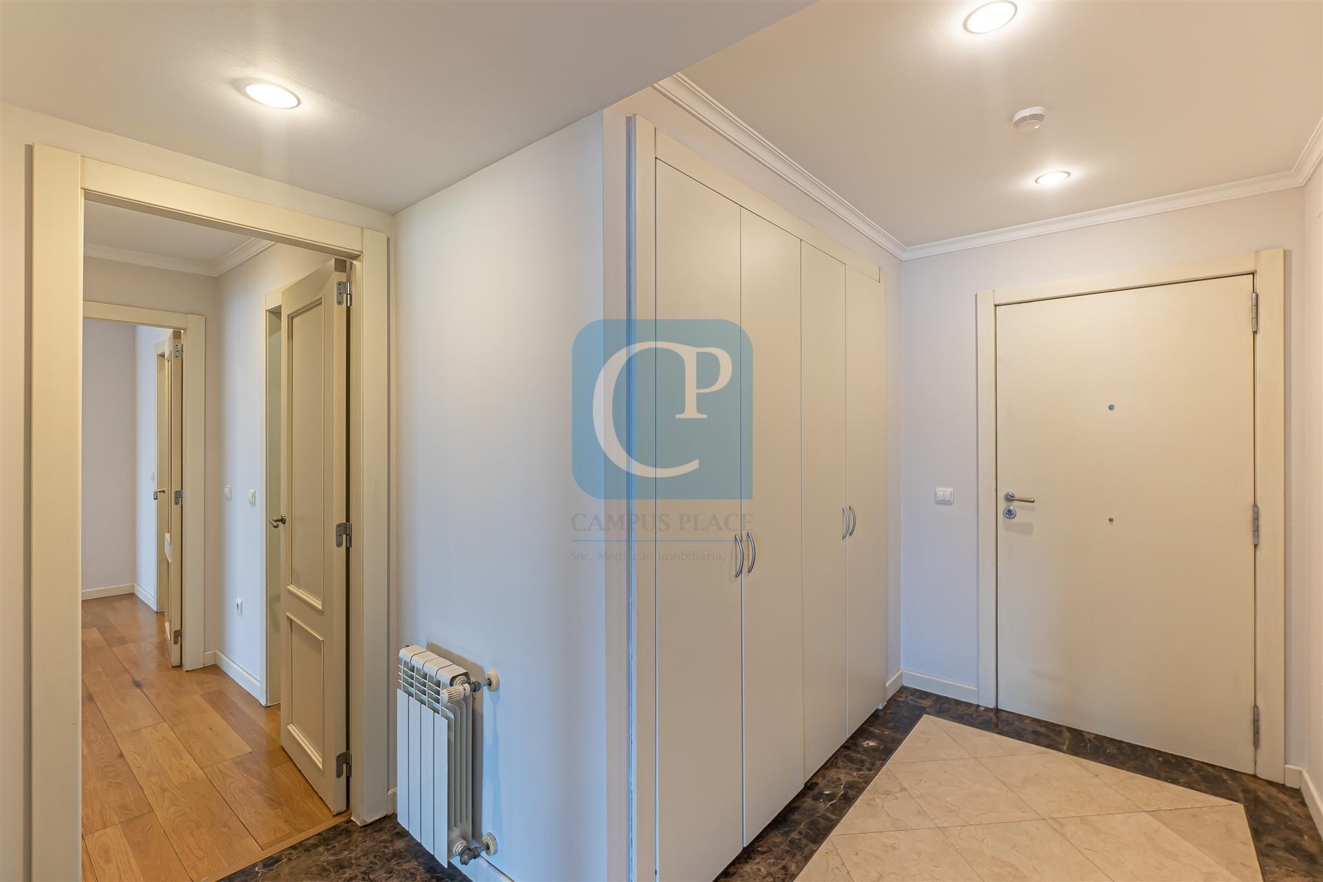 Apartamento T2 em Lordelo do Ouro, Porto