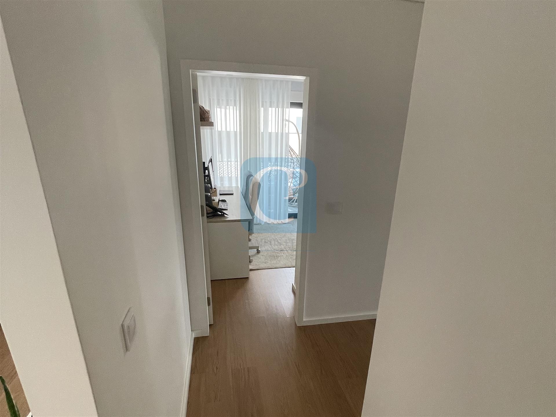 Apartamento T3 com varanda em Canidelo, Vila Nova de Gaia