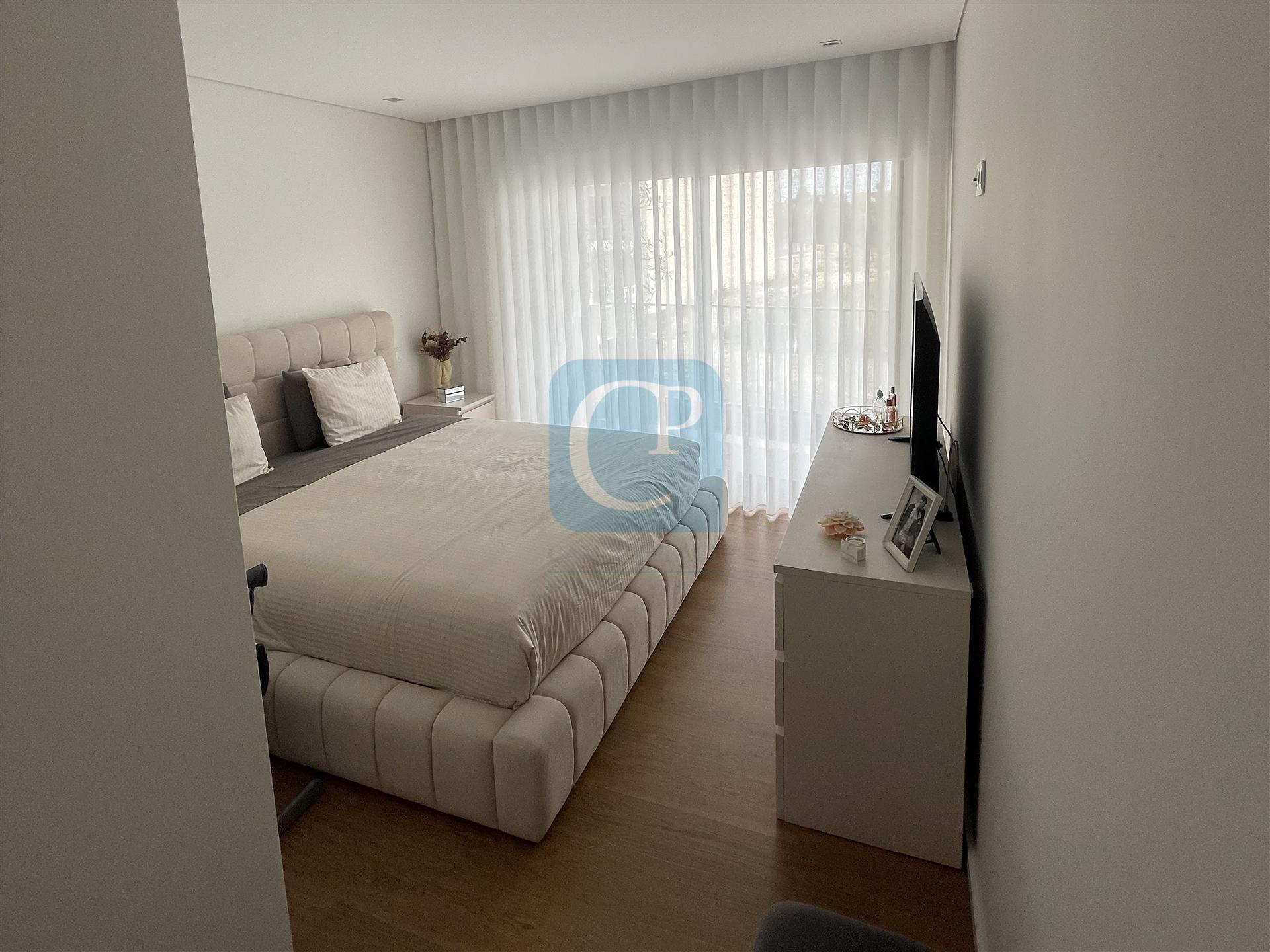 Apartamento T3 com varanda em Canidelo, Vila Nova de Gaia