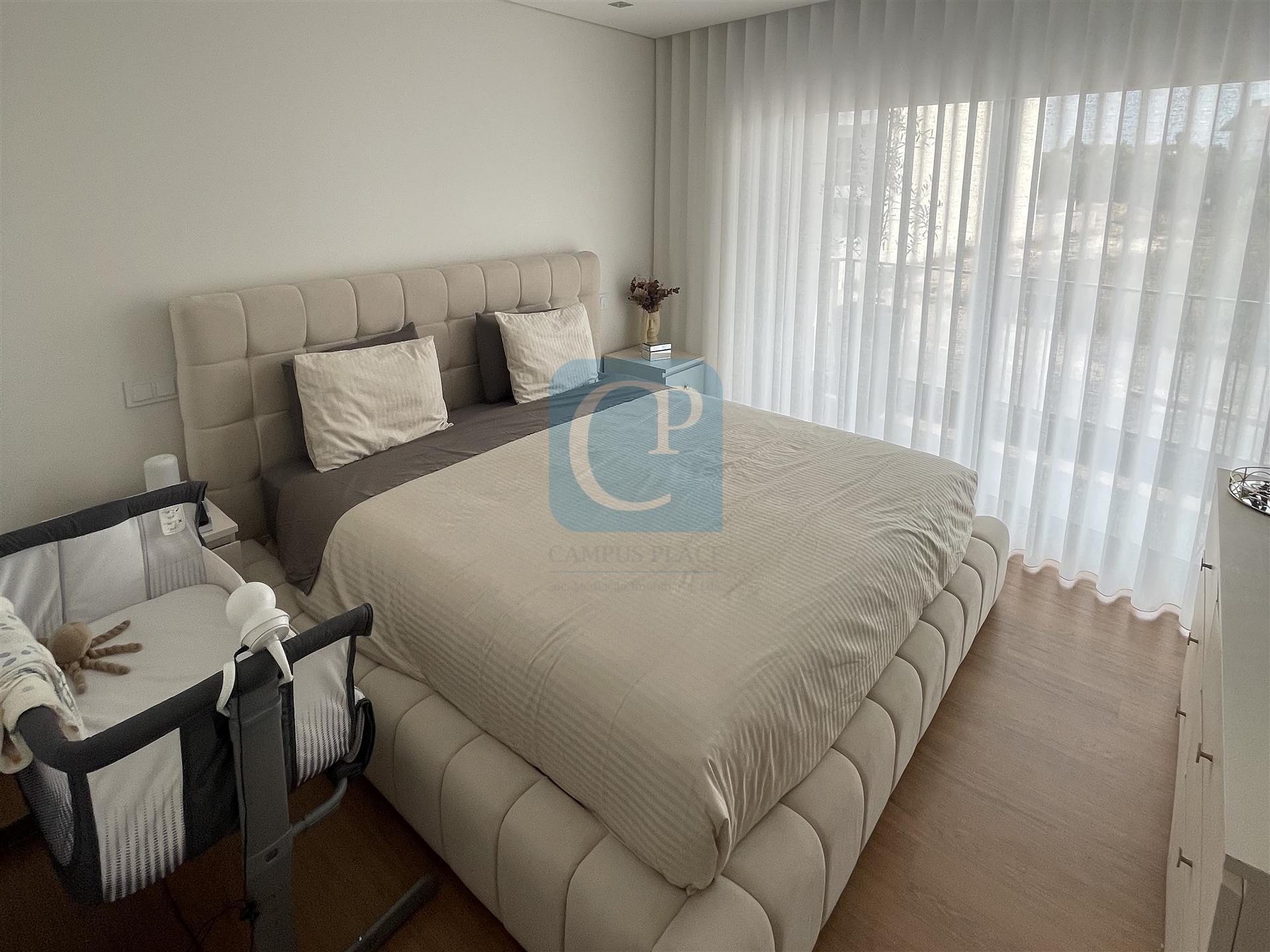 Apartamento T3 com varanda em Canidelo, Vila Nova de Gaia