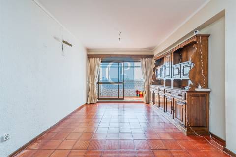 Apartamento T2+1 com vista mar no centro de Matosinhos