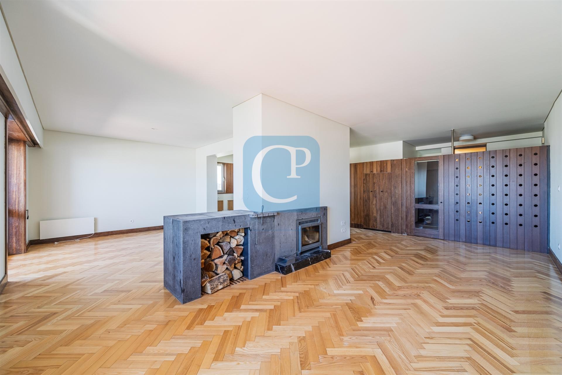 Apartamento T4 em Lordelo do Ouro, Porto