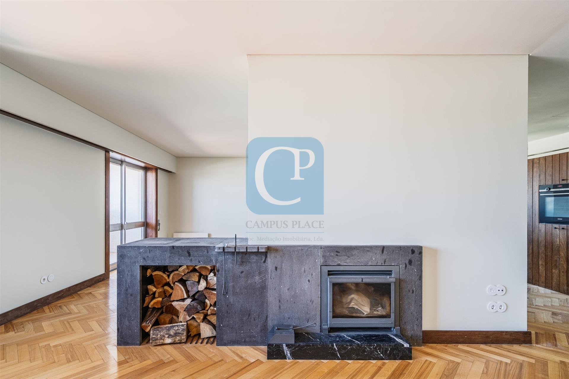 Apartamento T4 em Lordelo do Ouro, Porto