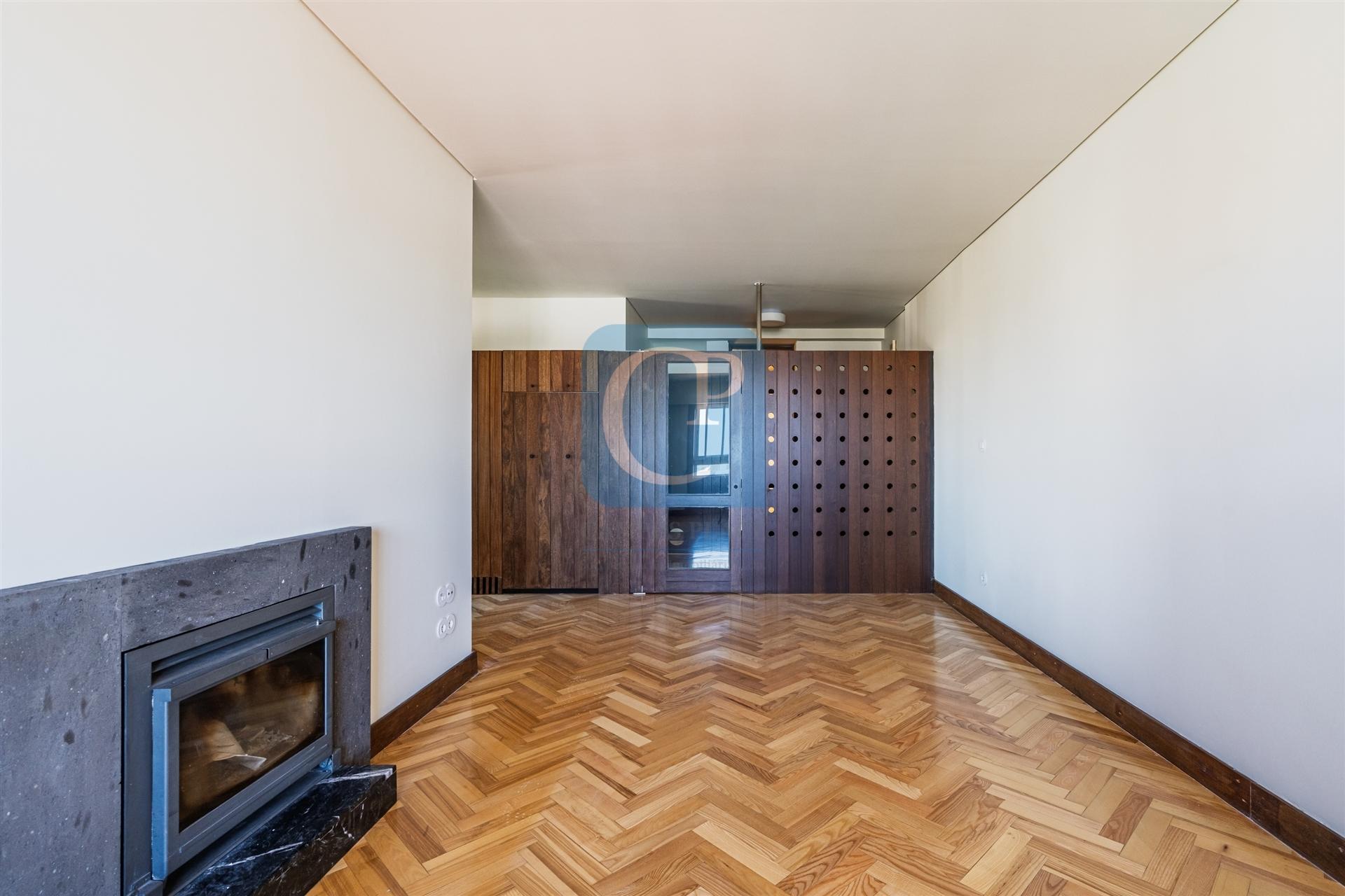 Apartamento T4 em Lordelo do Ouro, Porto