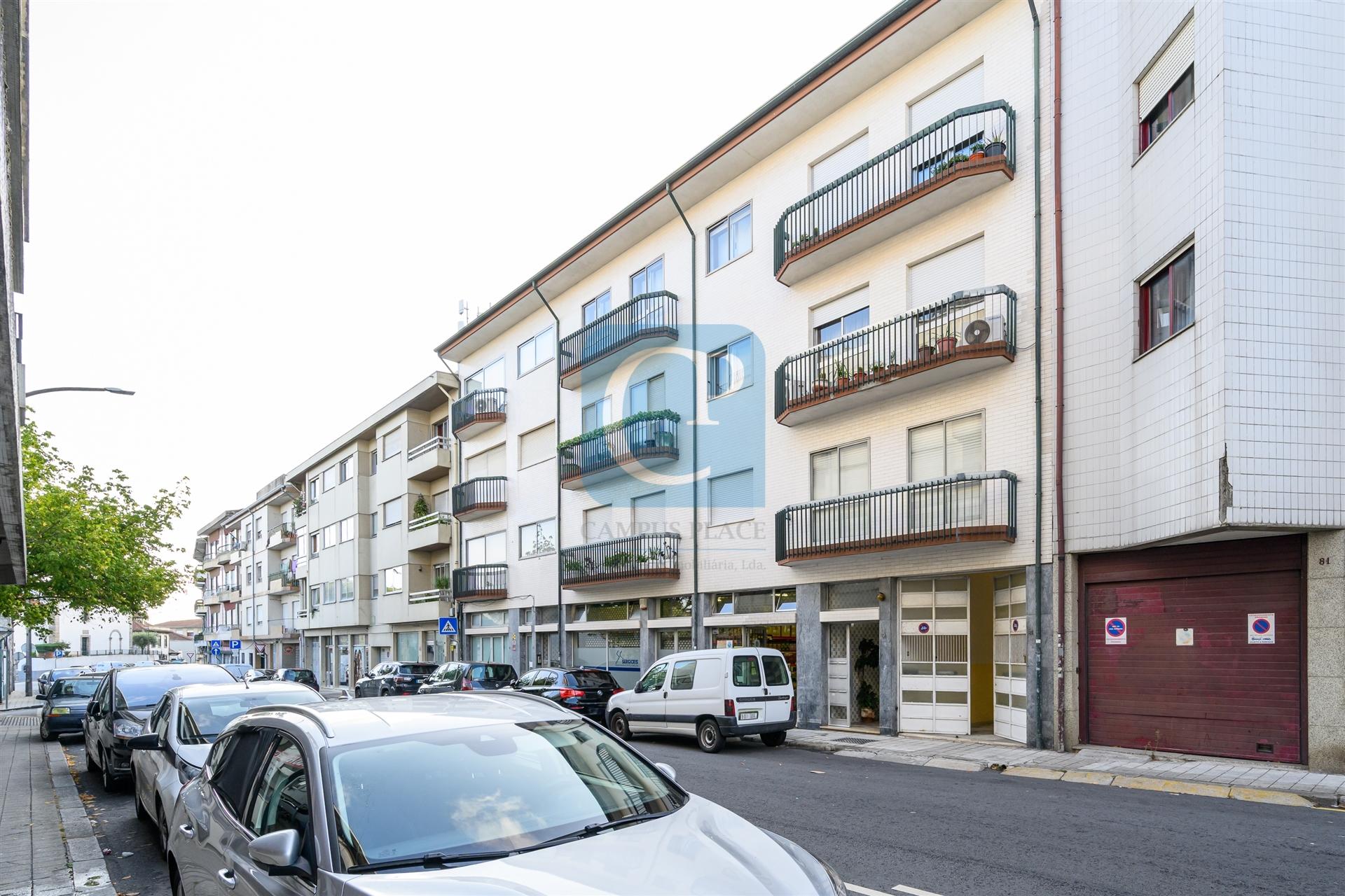 Apartamento T3 remodelado em Campanhã, Porto