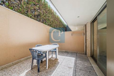T2Kit com terraço junto ao Hotel Axis - S. Mamede Infesta, Matosinhos