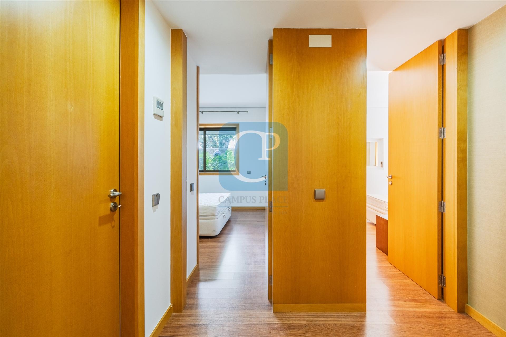 Apartamento T2Kit com terraço junto ao Hotel Axis em São Mamede Infesta, Matosinhos