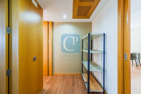 T2Kit com terraço junto ao Hotel Axis - S. Mamede Infesta, Matosinhos