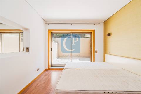 T2Kit com terraço junto ao Hotel Axis - S. Mamede Infesta, Matosinhos