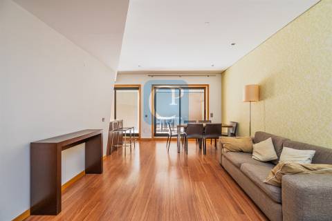 T2Kit com terraço junto ao Hotel Axis - S. Mamede Infesta, Matosinhos