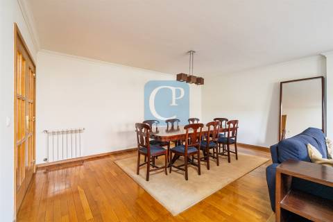 Apartamento T3 mobilado e equipado, em Nevogilde, Porto