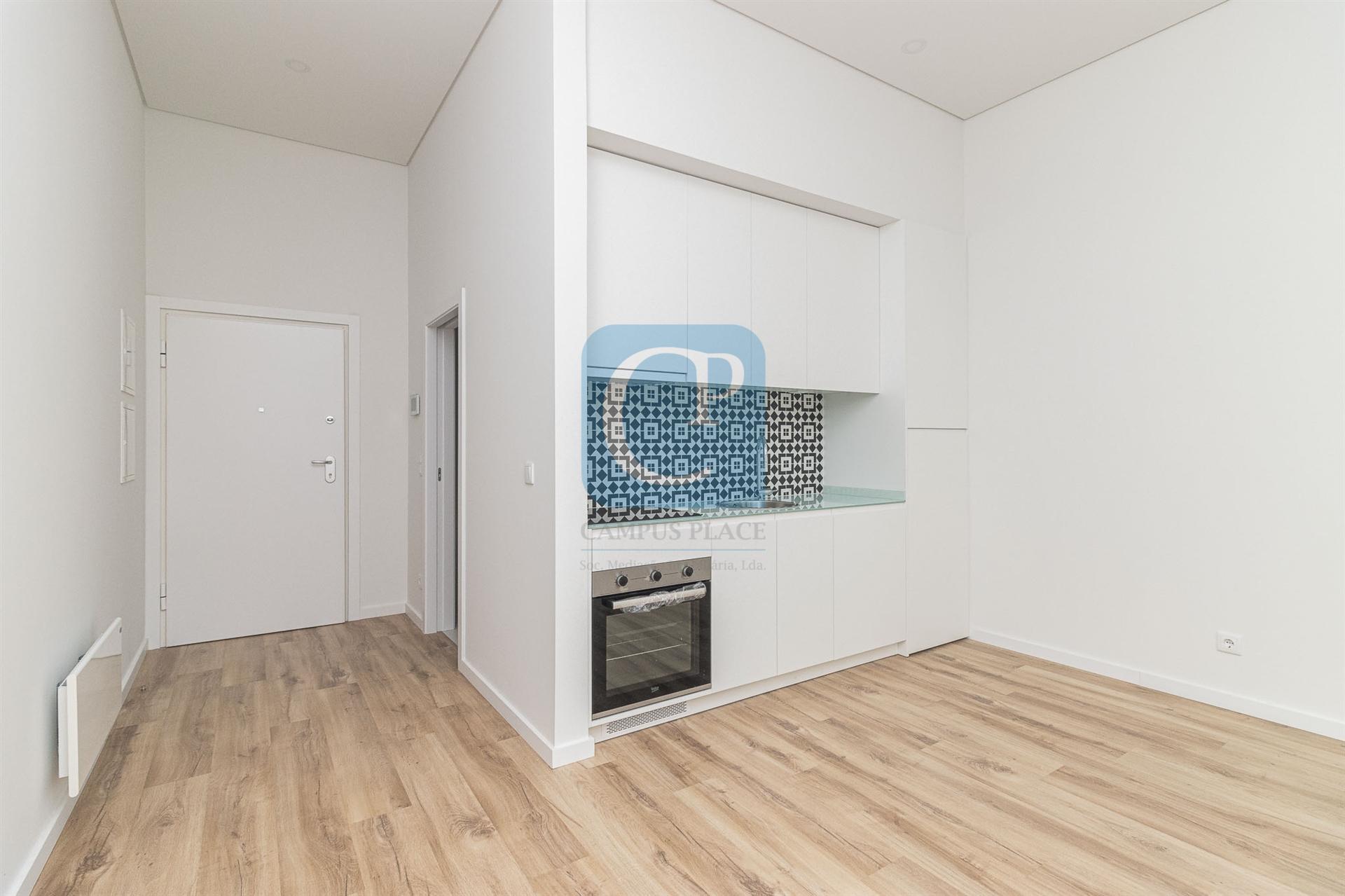 Apartamento T0 Novo, com lugar de garagem, à Areosa - Paranhos, Porto