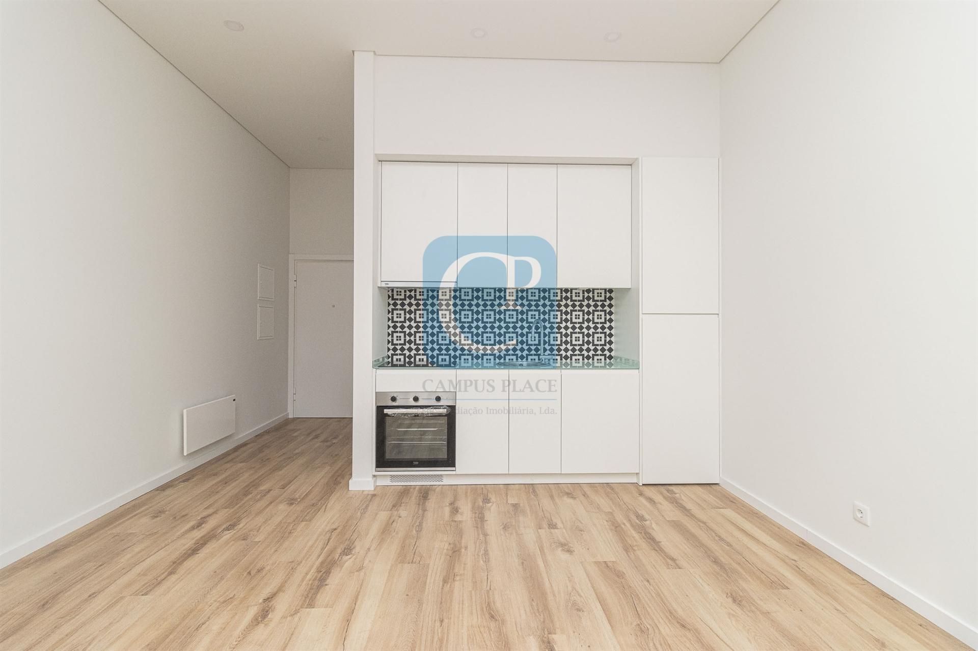 Apartamento T0 Novo, com lugar de garagem, à Areosa - Paranhos, Porto