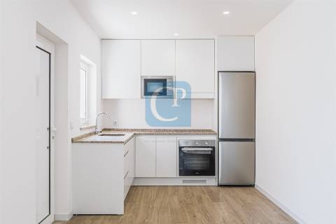 Apartamento T2 remodelado perto do Hospital São João