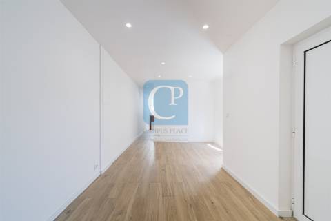 Apartamento T2 remodelado perto do Hospital São João