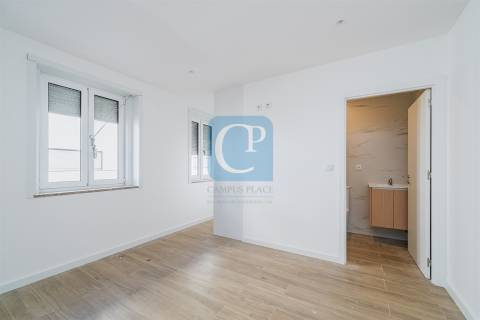 Apartamento T2 remodelado perto do Hospital São João