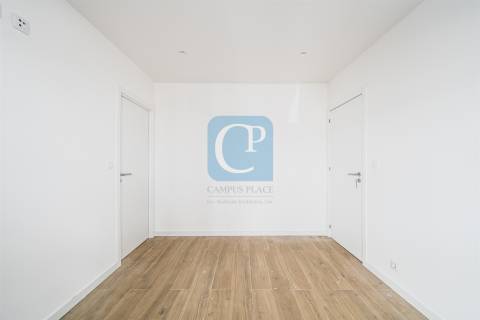 Apartamento T2 remodelado perto do Hospital São João