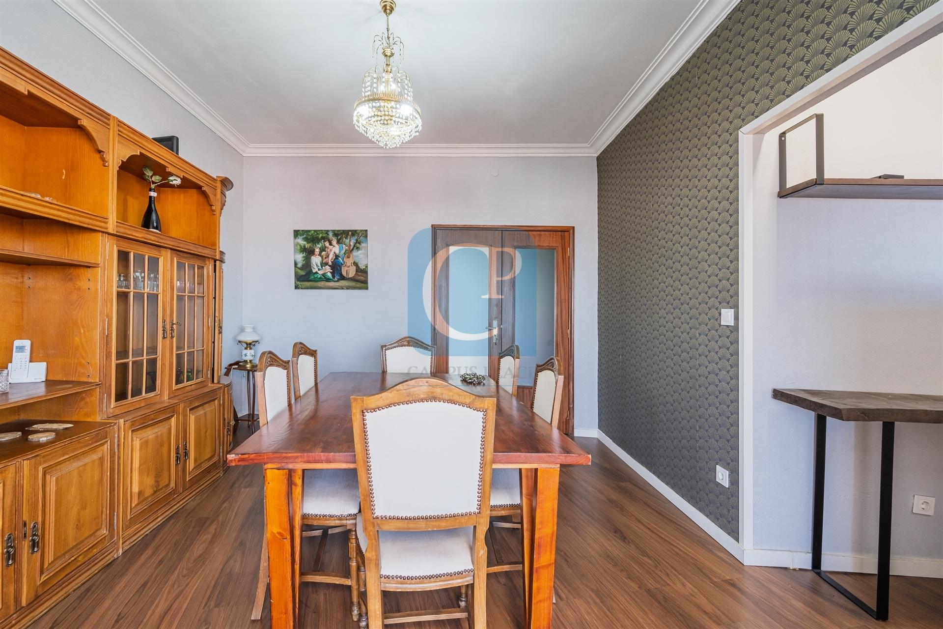 Apartamento T2 duplex ao metro Heroísmo, Bonfim, Porto