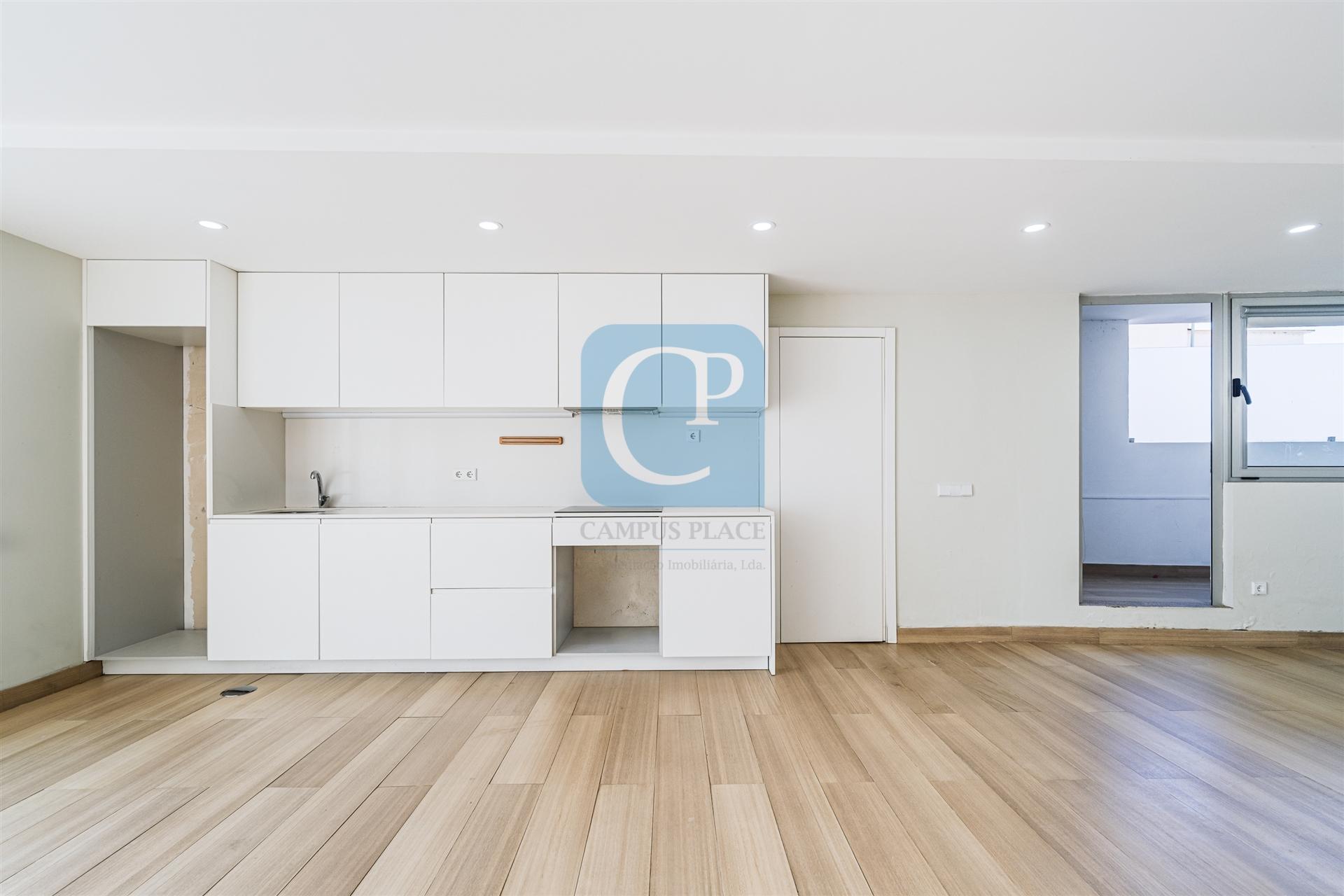 Apartamento T1 em Rio Tinto, ao metro de Campainha