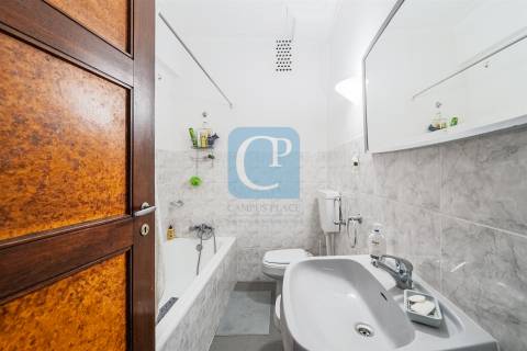 Apartamento T4 com garagem box à Rua Serpa Pinto - Paranhos, Porto