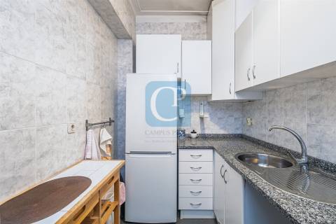 Apartamento T4 com garagem box à Rua Serpa Pinto - Paranhos, Porto