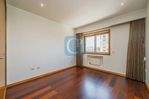 Apartamento T3 à Avenida da Boavista, Lordelo do Ouro