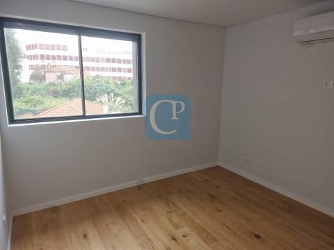 Apartamento T2 a estrear, na Avenida da República, Vila Nova de Gaia