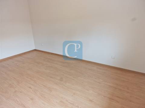 Apartamento T2 renovado em São Mamede Infesta e Senhora da Hora