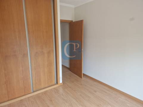 Apartamento T2 renovado em São Mamede Infesta e Senhora da Hora