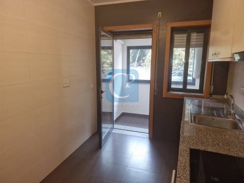 Apartamento T2 renovado em São Mamede Infesta e Senhora da Hora