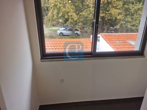 Apartamento T2 renovado em São Mamede Infesta e Senhora da Hora